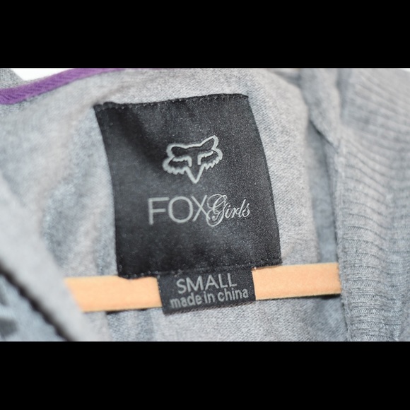 Fox sweater with buttons and graphic lettering - Picture 5 of 5